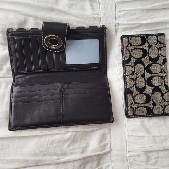 Coach Signature Canvas Trifold Turnlock Wallet With Matching Checkbook Cover - Picture 3 of 11